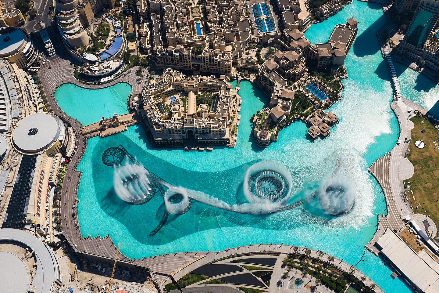 Pokaz fontann, widok z Burj Khalifa, Dubai (Emiraty Arabskie)
